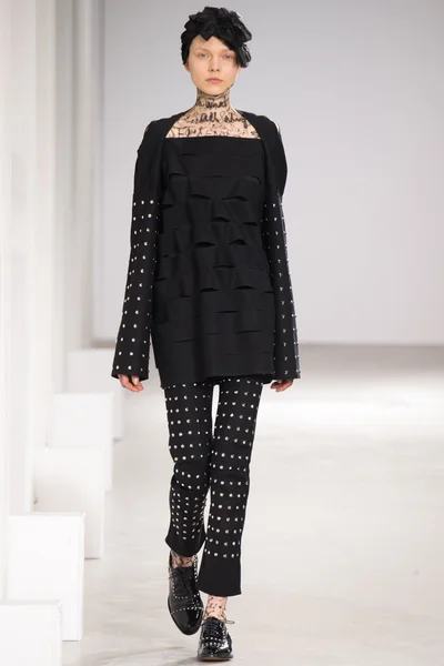 Look 17